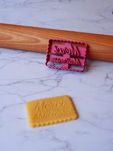 emporte pièce merci maitresse - super beescuits