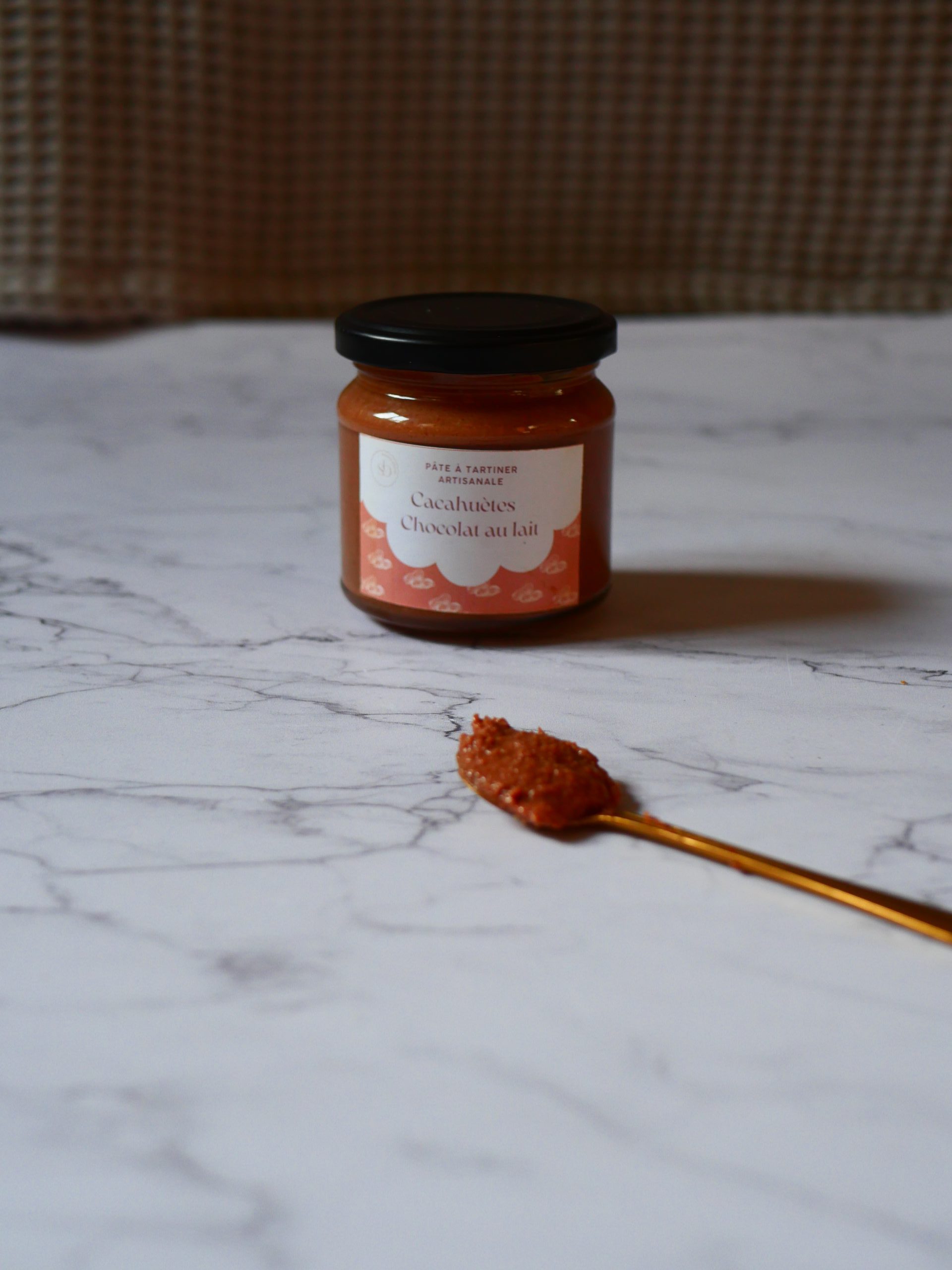 pate-a-tartiner-cacahuetes Pâte à tartiner cacahuètes chocolat au lait - super beescuits